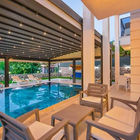 Vila Oludeniz 4 Bedroom Luxury *