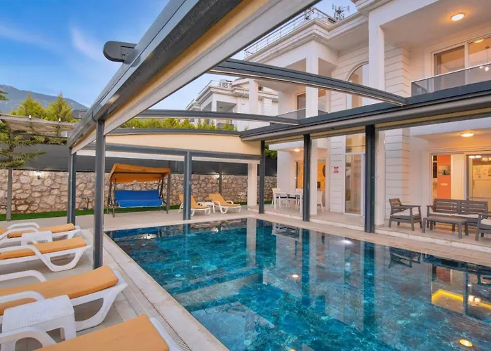 Oludeniz 4 Bedroom Luxury Vila Fethiye